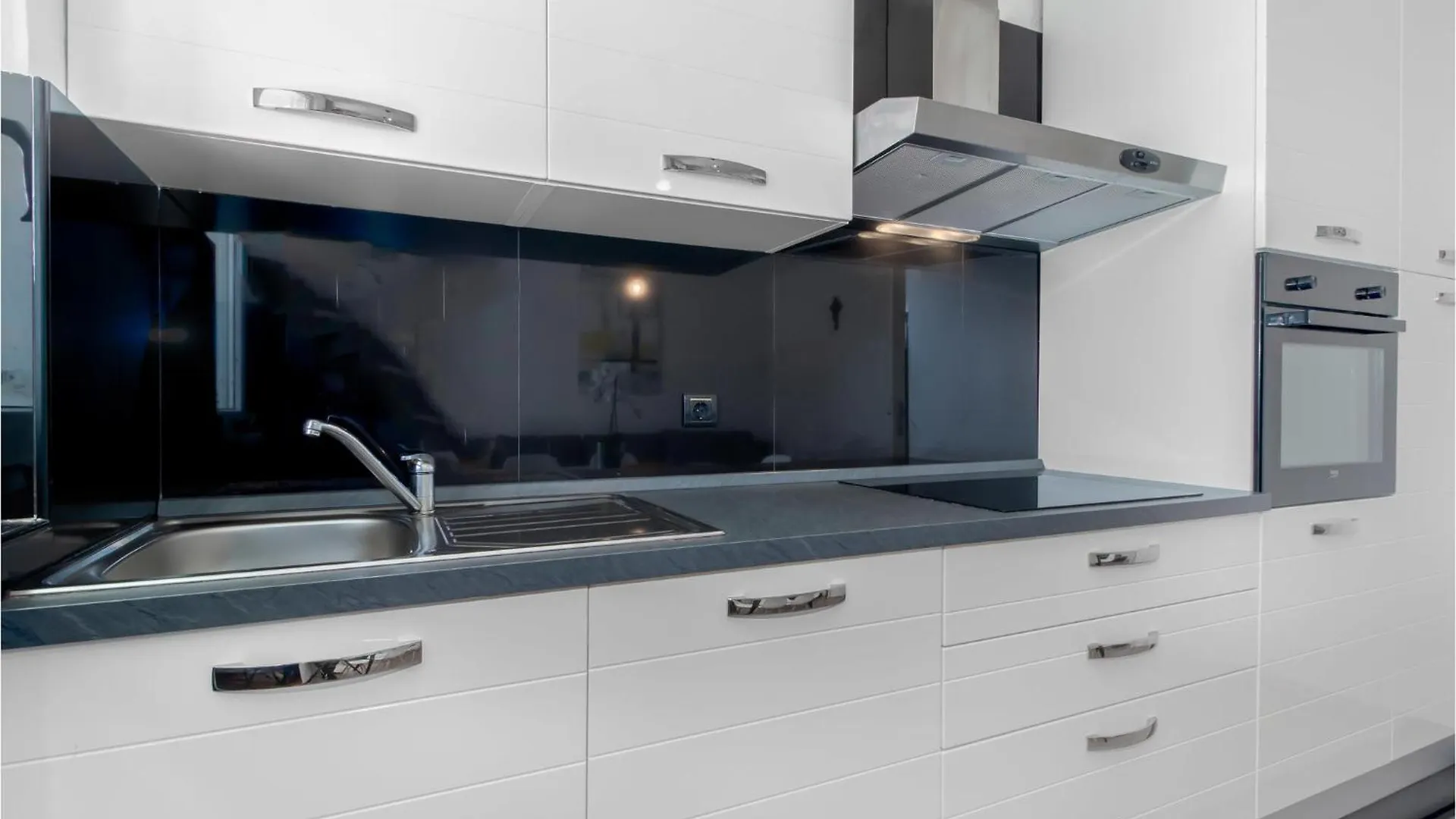 2 Bedroom Lovely Apartment In Dramalj
