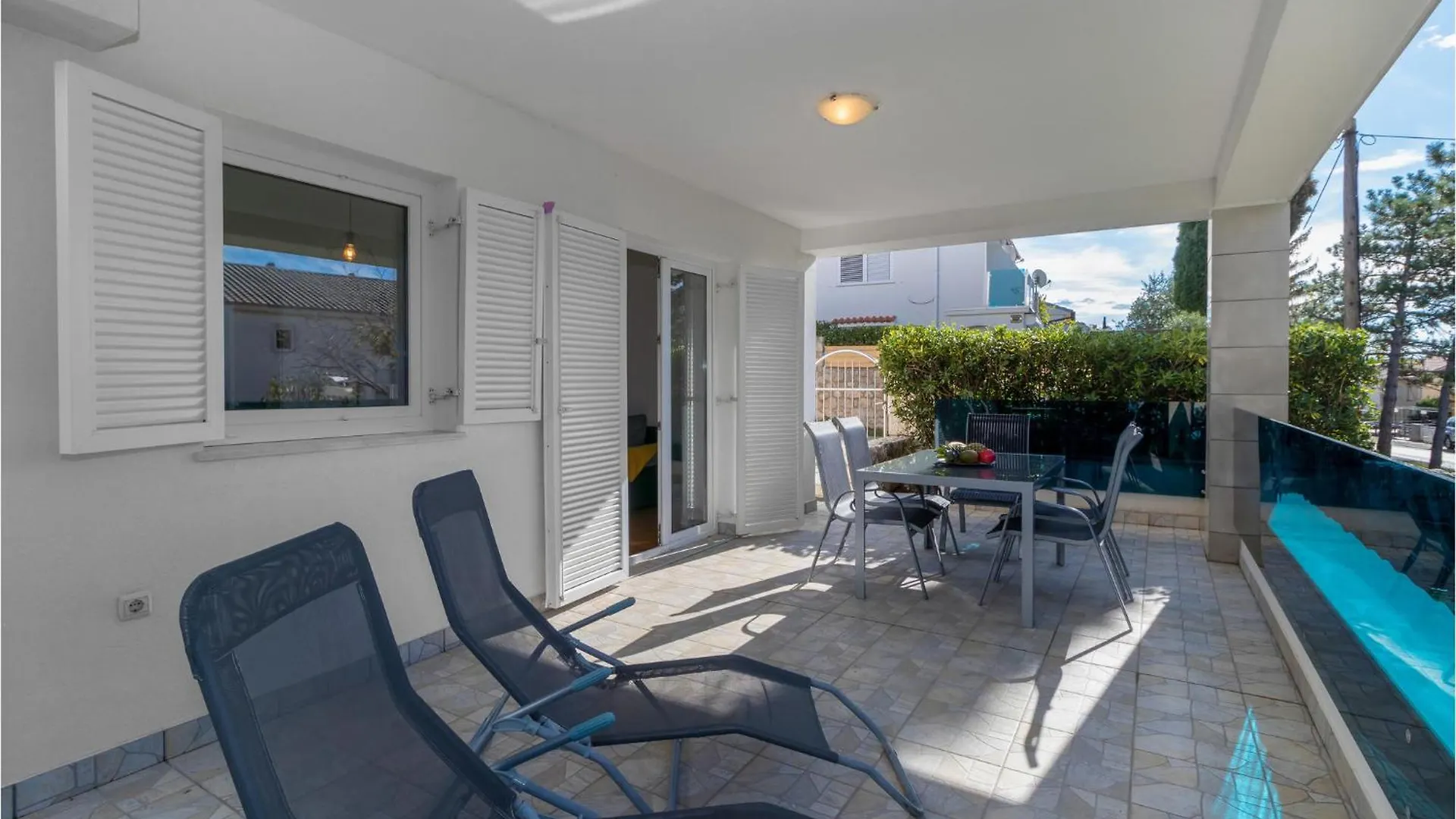 2 Bedroom Lovely Apartment In Dramalj