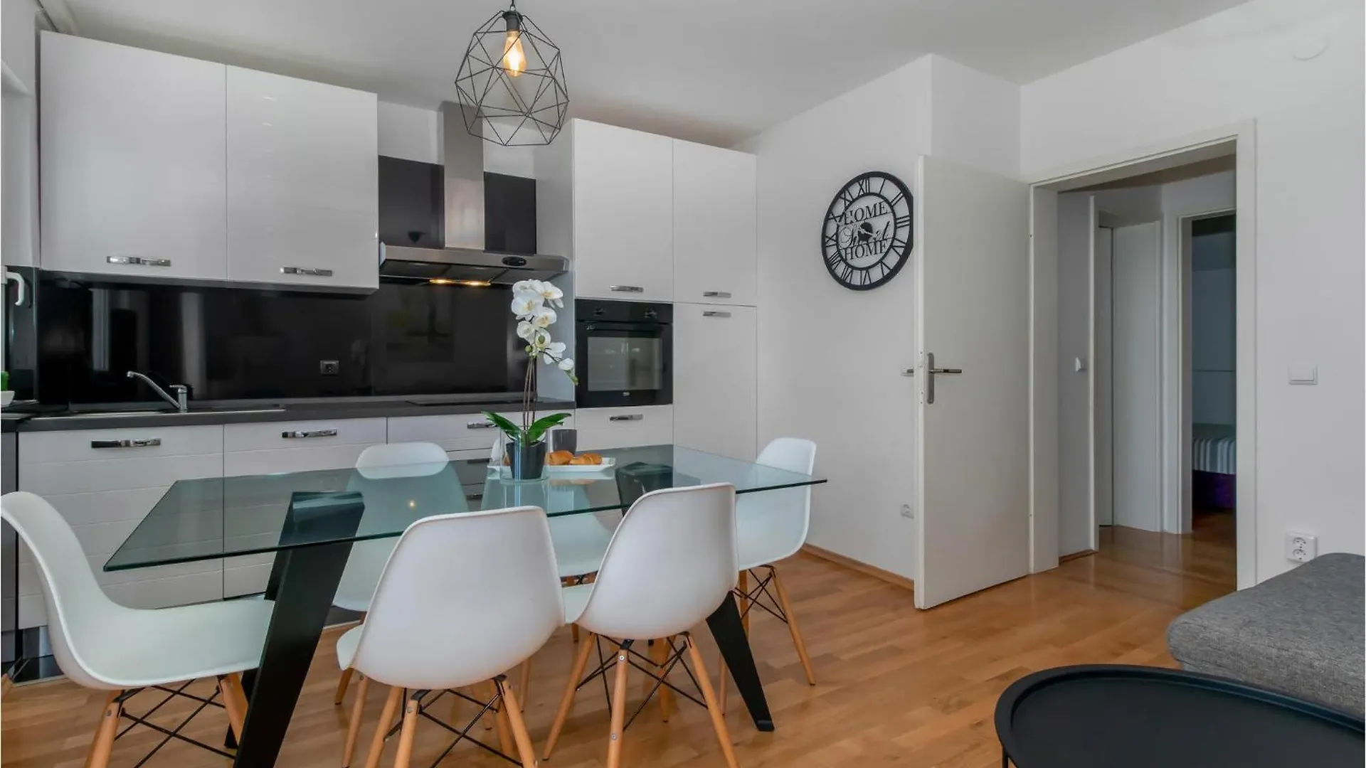 2 Bedroom Lovely Apartment In Dramalj
