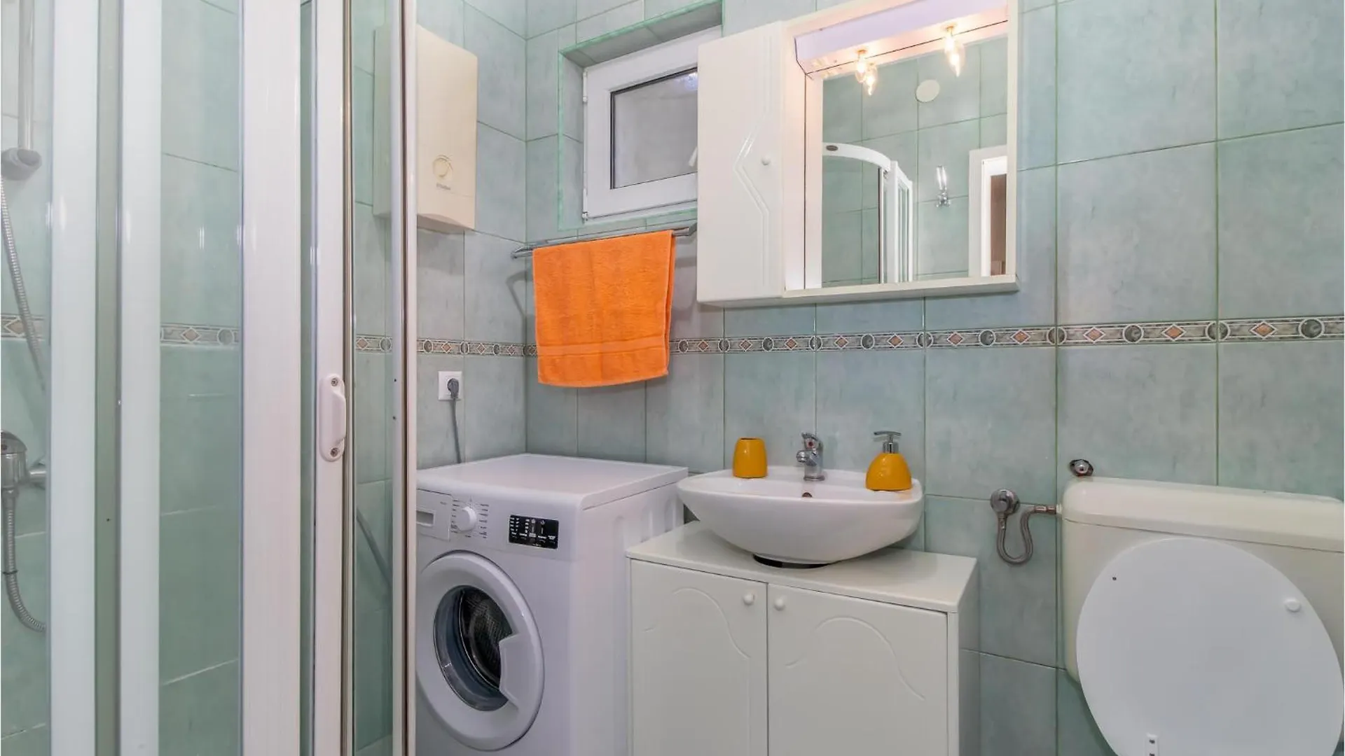2 Bedroom Lovely Apartment In Dramalj
